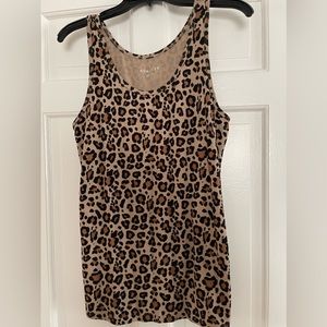 1X Leopard Tank — Throw it under anything!